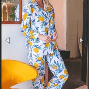 Anthropology Print Fresh Lemon Zest Sleep Set.